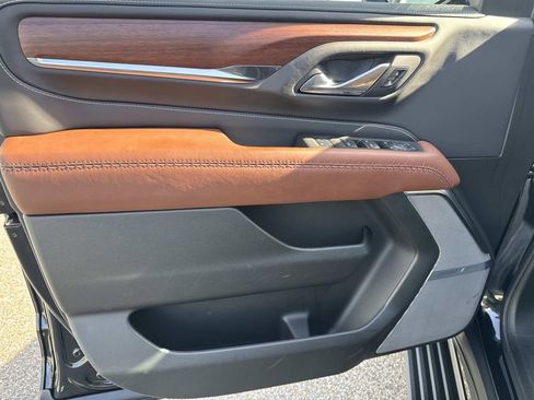 Used 2023 GMC Yukon XL Denali Ultimate image 19