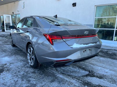 Used 2021 Hyundai Elantra Limited image 3