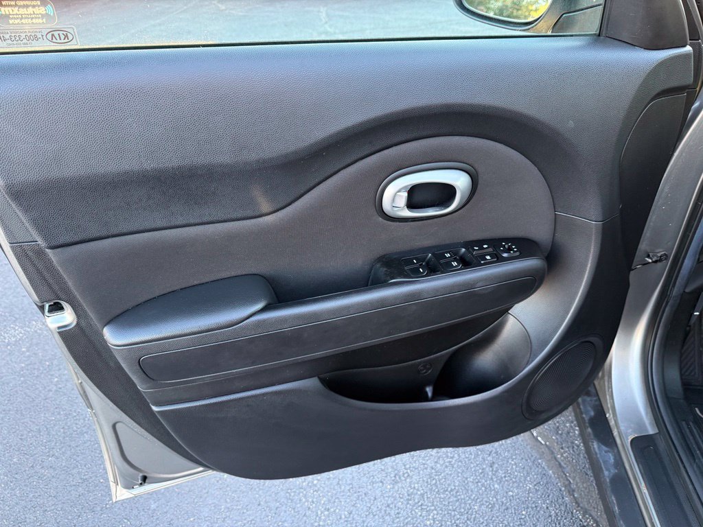 Used 2014 Kia Soul + FWD image 26