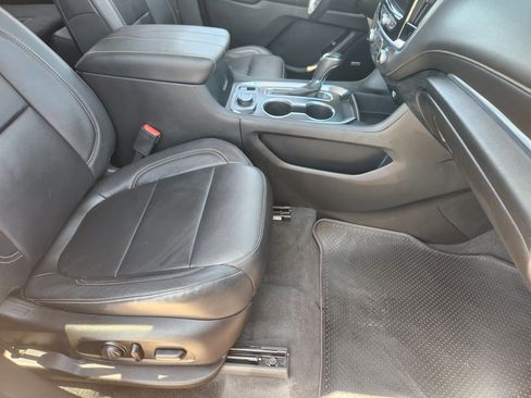 Used 2019 Chevrolet Traverse LT w/ LT Premium Package FWD image 15