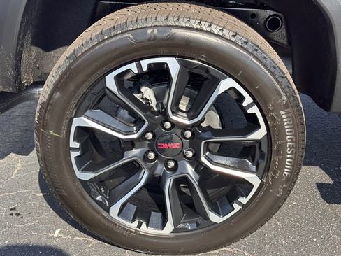 New 2026 GMC Canyon Denali image 13