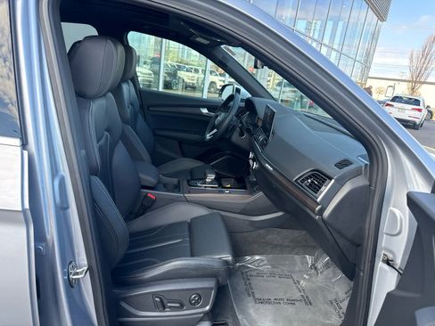 Used 2025 Audi Q5 2.0T Premium Plus w/ Premium Plus Package AWD/4WD image 28