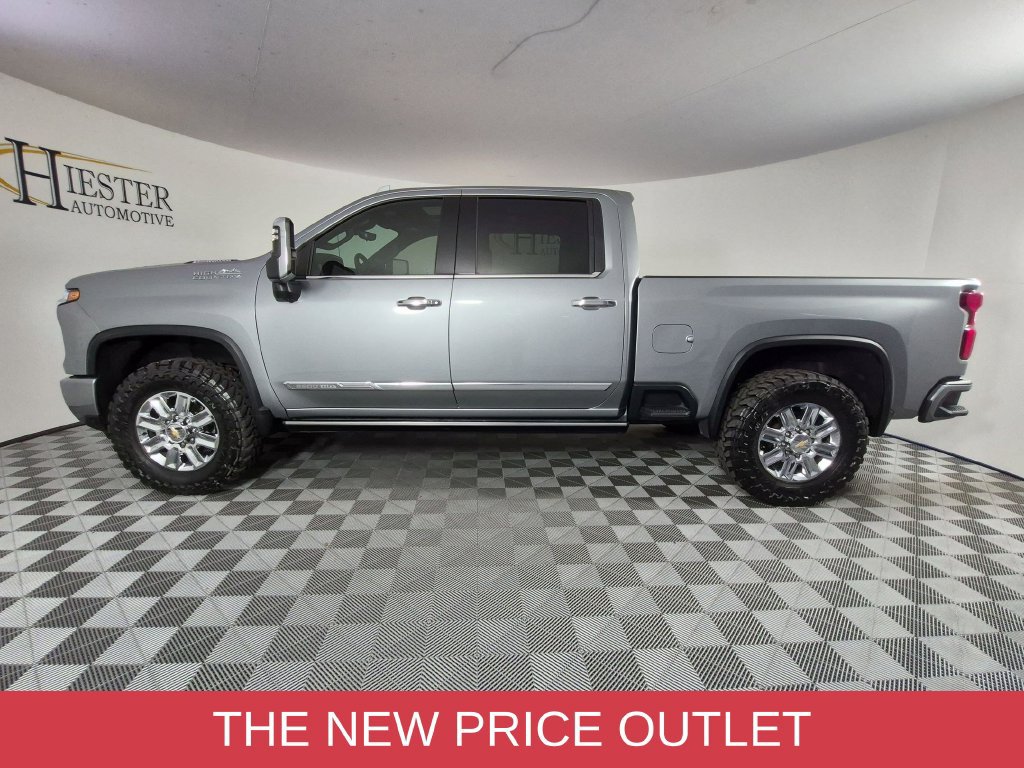 Used 2024 Chevrolet Silverado 2500 High Country w/ High Country Premium Package AWD/4WD image 7