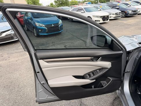 Used 2018 Honda Accord LX image 10