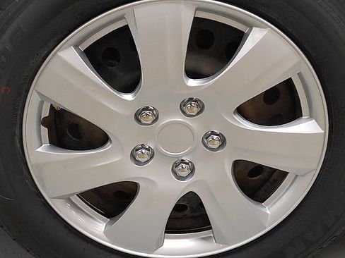 Used 2020 Nissan Kicks S FWD image 31