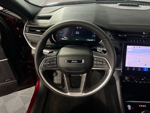 Used 2025 Jeep Grand Cherokee Limited 4xe image 14