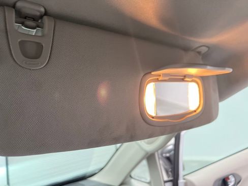 Used 2024 Chrysler Pacifica Touring-L image 72