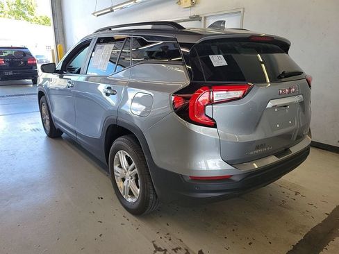 Used 2023 GMC Terrain SLE w/ Driver Convenience Package AWD/4WD image 4