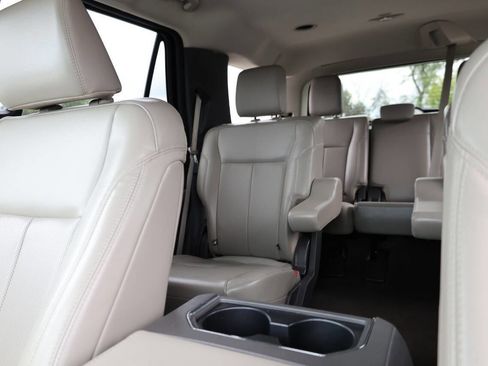 Used 2021 Ford Expedition XLT image 17