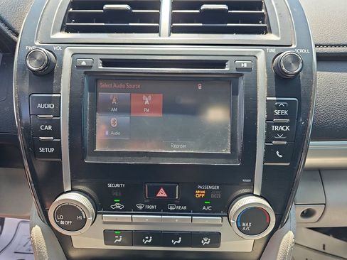 Used 2014 Toyota Camry LE FWD image 21