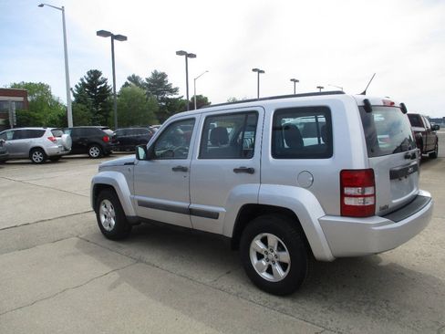 Used 2012 Jeep Liberty Sport AWD/4WD image 5