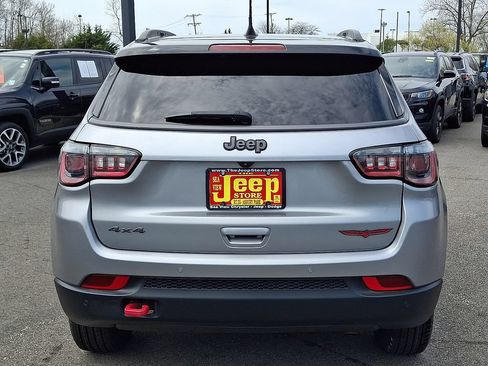 Certified 2022 Jeep Compass Trailhawk w/ Sun and Sound Group AWD/4WD image 5