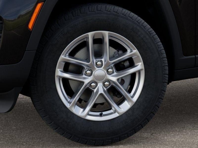 New 2025 Jeep Grand Cherokee Laredo X w/ Luxury Tech Group I AWD/4WD image 8