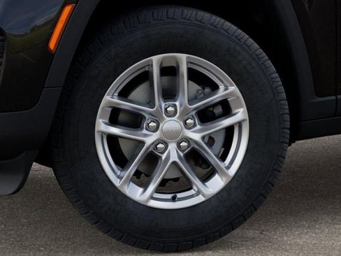 New 2025 Jeep Grand Cherokee Laredo X w/ Luxury Tech Group I AWD/4WD image 8