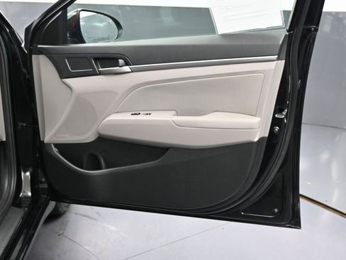 Used 2018 Hyundai Elantra SEL image 32