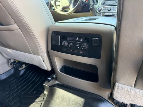 Used 2019 Chevrolet Suburban Premier AWD/4WD image 40