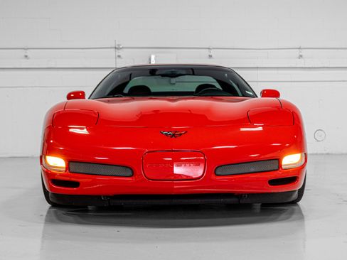 Used 2002 Chevrolet Corvette Z06 w/ Memory Pkg image 9