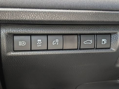 Used 2025 Toyota Camry LE FWD image 19