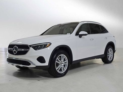 Certified 2025 Mercedes-Benz GLC 300 GLC 300 image 8