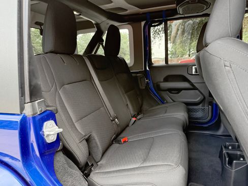Used 2019 Jeep Wrangler Unlimited Sahara AWD/4WD image 45
