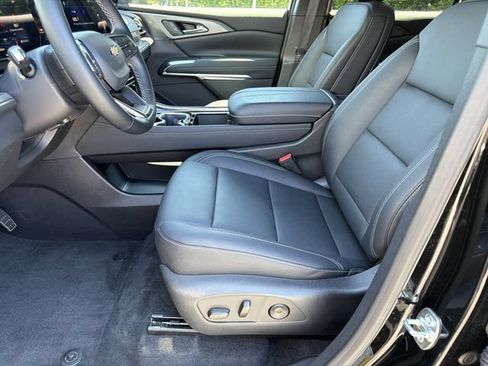 Used 2026 Chevrolet Traverse LT FWD image 28