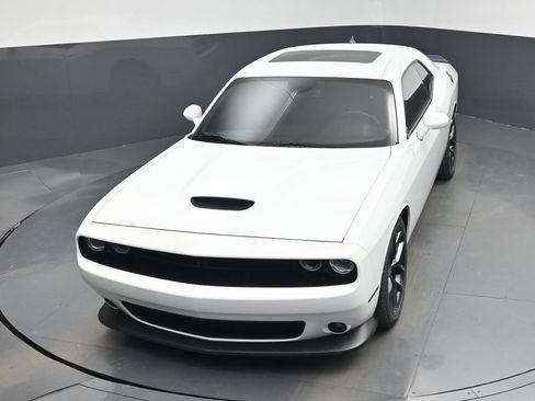 Used 2019 Dodge Challenger R/T w/ Plus Package image 31