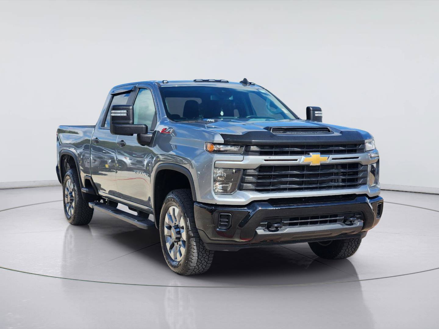 Used 2024 Chevrolet Silverado 2500 Custom w/ Custom Convenience Package AWD/4WD image 3
