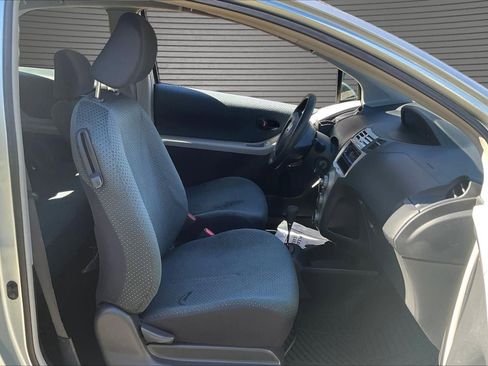 Used 2008 Toyota Yaris 2-Door Hatchback image 25