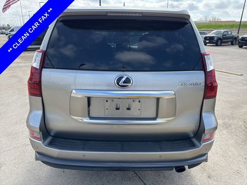 Used 2022 Lexus GX 460 Premium w/ Accessory Package image 9