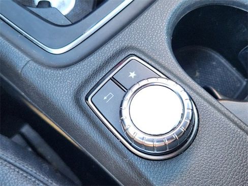 Used 2019 Mercedes-Benz GLA 250 GLA 250 image 21