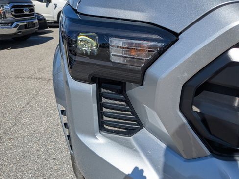 Used 2025 Toyota Tacoma SR image 10