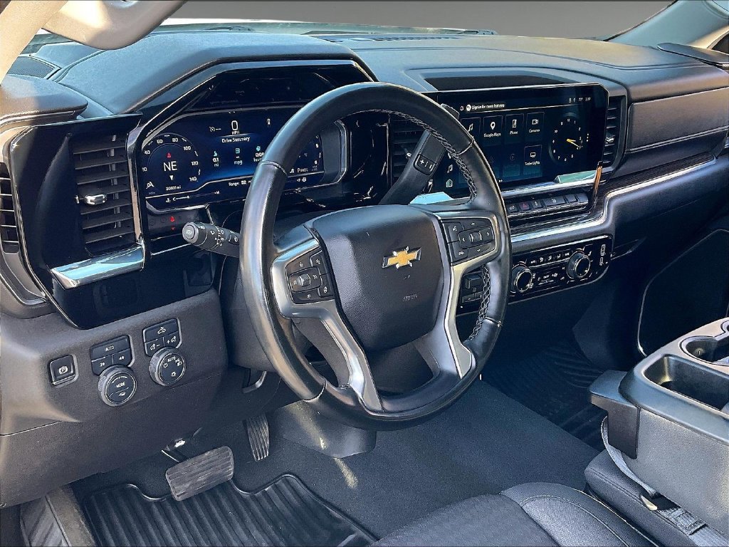 Used 2025 Chevrolet Silverado 1500 LT AWD/4WD image 8