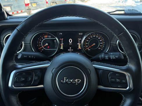 Used 2022 Jeep Wrangler Unlimited Sahara w/ Cold Weather Group image 22