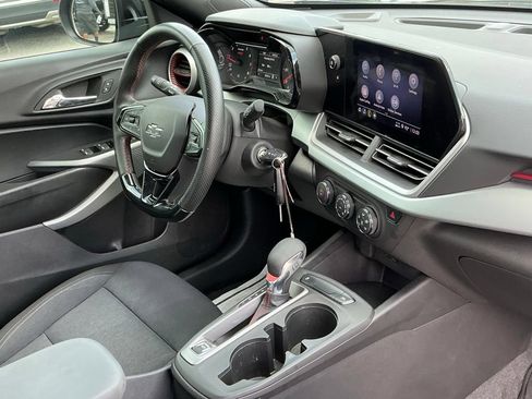 Used 2024 Chevrolet Trax RS FWD image 27