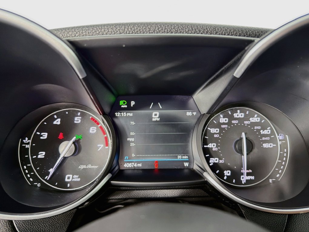 Used 2022 Alfa Romeo Giulia Ti RWD image 17