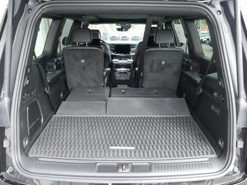 Used 2025 Jeep Wagoneer Series II image 9