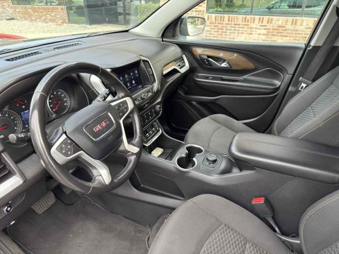 Used 2020 GMC Terrain SLE w/ Elevation Edition image 33