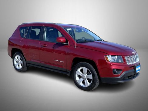 Used 2017 Jeep Compass Latitude AWD/4WD image 3