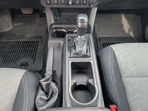 Used 2021 Toyota Tacoma TRD Off-Road image 23