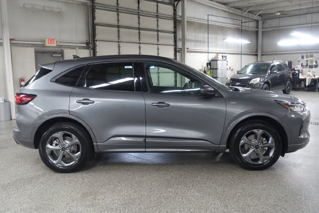 Used 2024 Ford Escape ST-Line Select w/ Tech Pack #2 AWD/4WD image 8