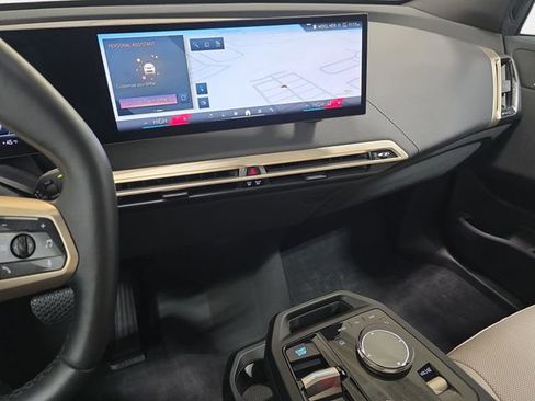 Certified 2025 BMW iX xDrive50 image 17