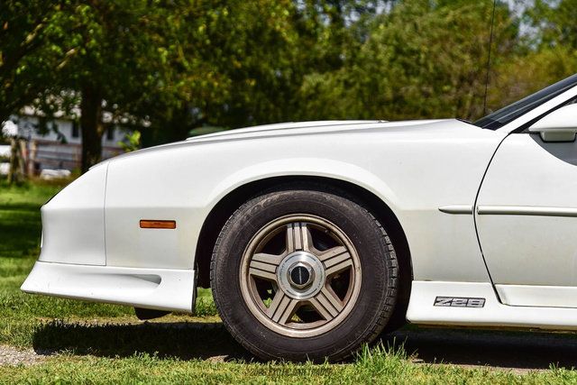 Used 1991 Chevrolet Camaro Z28 RWD image 4