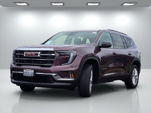 Used 2025 GMC Acadia Elevation w/ Elevation Premium Package image 8