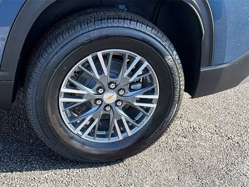 New 2026 Chevrolet Traverse LT w/ Driver Confidence Package image 9