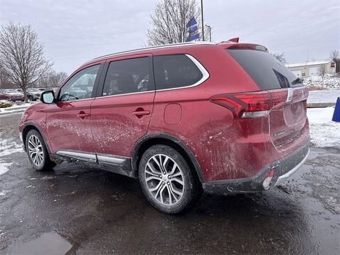 Used 2017 Mitsubishi Outlander SE image 8