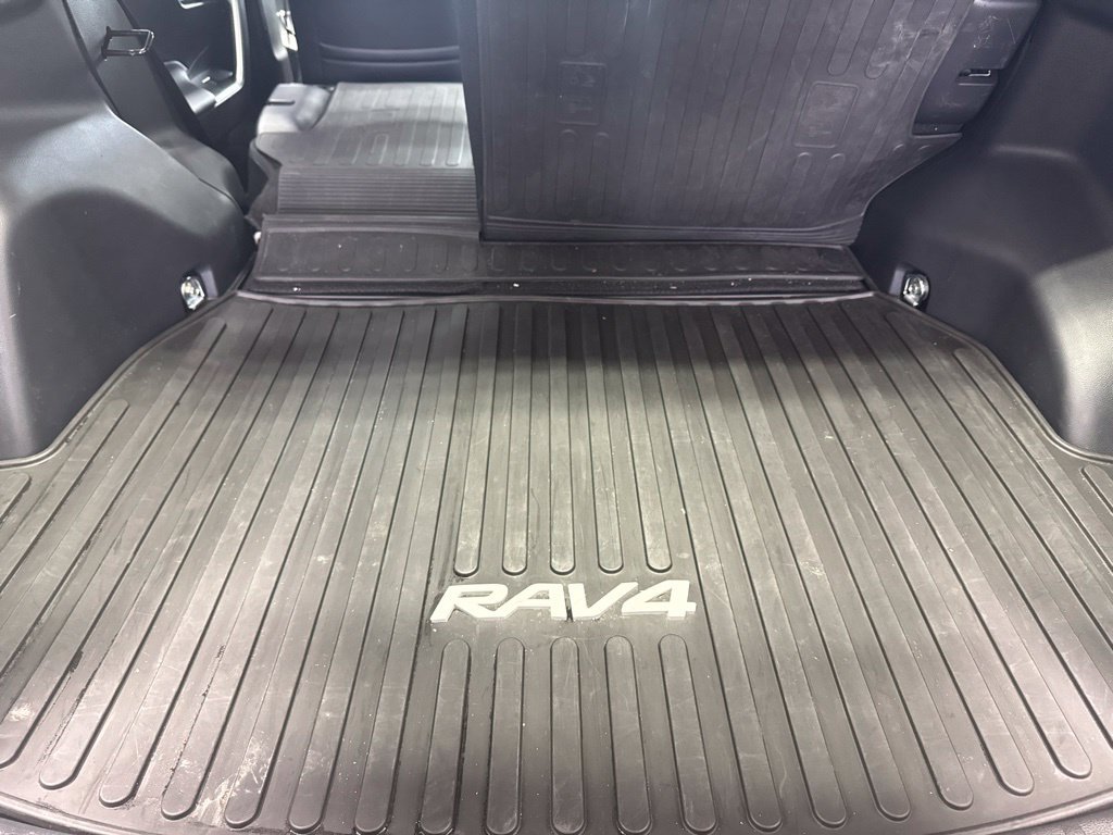 Used 2020 Toyota RAV4 XLE w/ Convenience Package AWD/4WD image 29