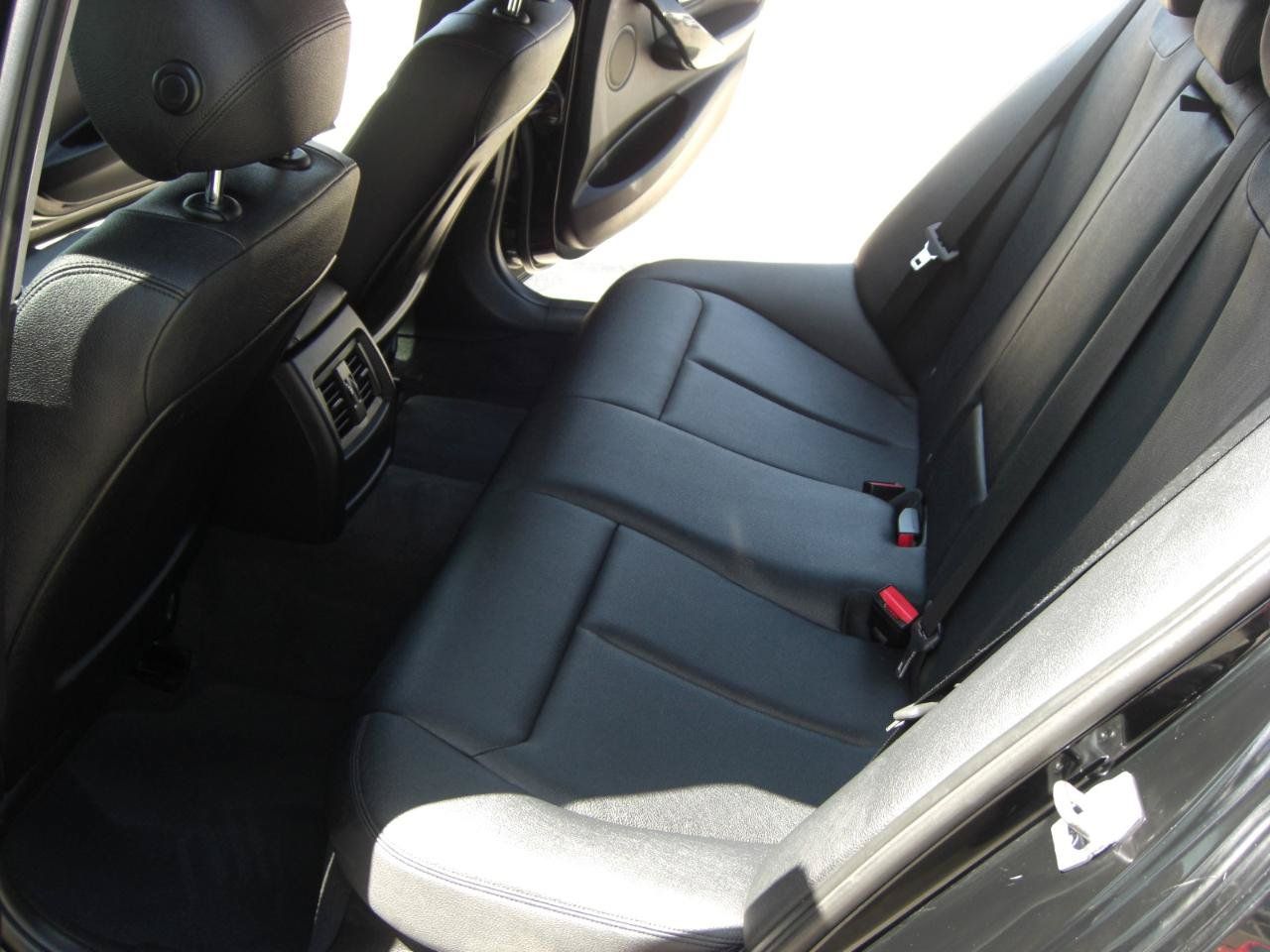 Used 2014 BMW 320i Sedan RWD image 15