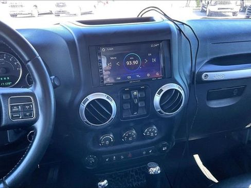 Used 2015 Jeep Wrangler Unlimited Sahara w/ Max Tow Package image 9