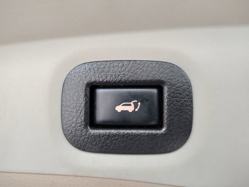 Used 2014 Nissan Rogue SV w/ SV Premium Package image 29