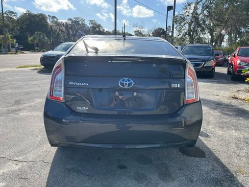 Used 2014 Toyota Prius Five image 7